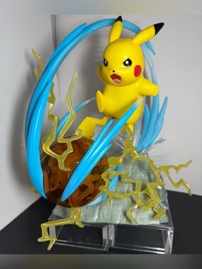 ⚡ WORKING Pokémon Select Pikachu Deluxe Light FX 13” Statue Jazwares